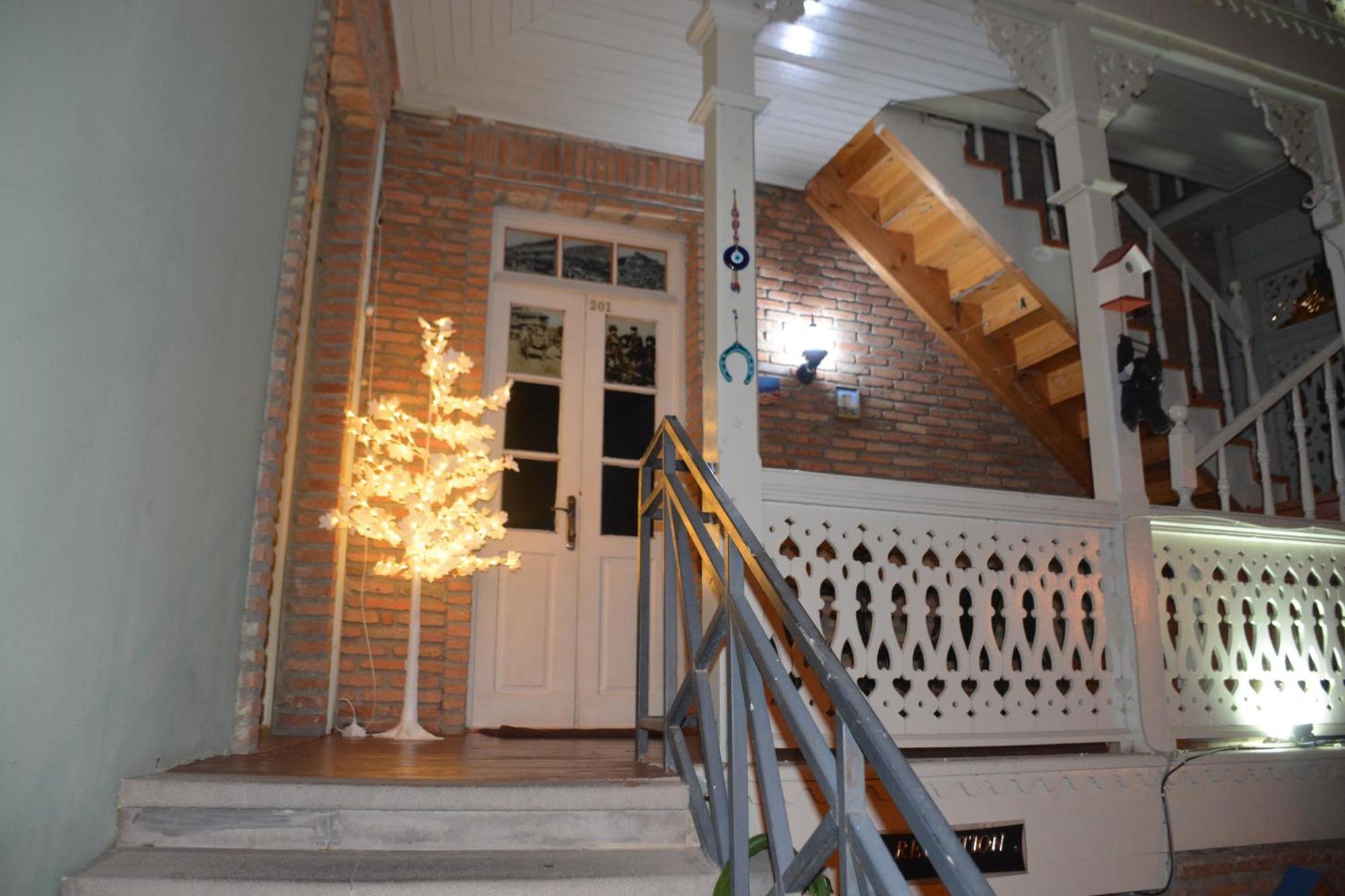 Old House Luca Hotel Tbilisi Exterior photo